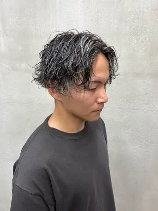 パーマ メンズ 岡本 悠聖のヘアスタイル