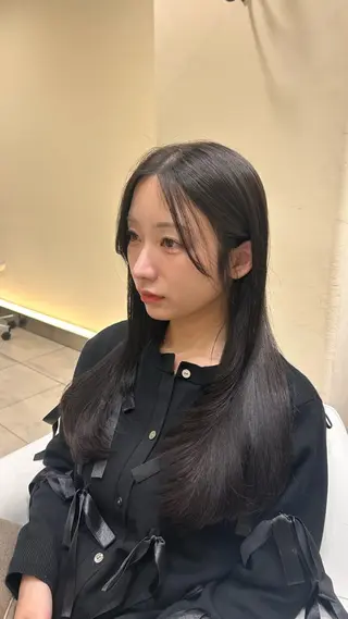 ロング カラー 位田 結実のヘアスタイル