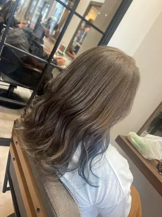 ミディアム カラー 透け感✨ダメージレス カラーHana🤍のヘアスタイル