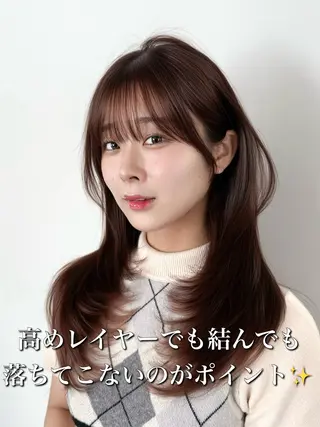 セミロング 透明感カラー🩶 ×小顔カット難波のヘアスタイル