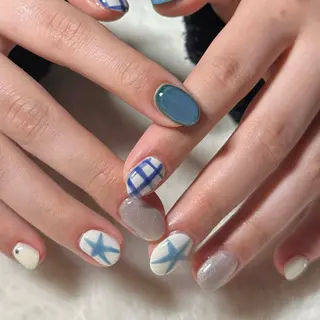 ショート yuka ⭐︎のネイルデザイン