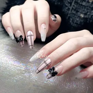 ネイル Queens 榊 まおのネイルデザイン