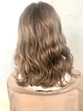 ミディアム Lovis moa 〘国分 かな〙のヘアスタイル