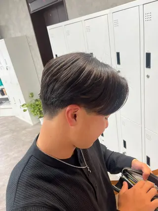 パーマ メンズ ☘️上村 ☘️髪質 改善/透明感カラーのヘアスタイル
