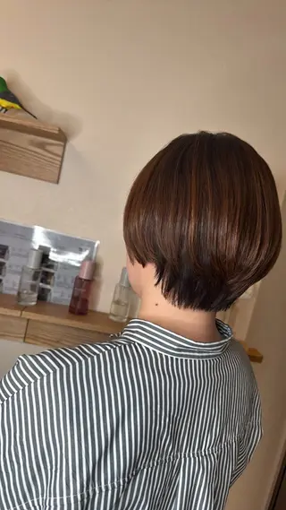 ショート 根本 奈緒のヘアスタイル