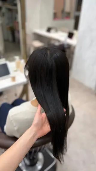 ロング カラー 坂上 実里のヘアスタイル