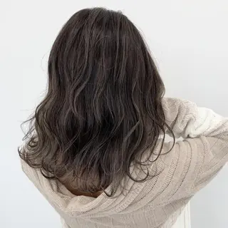 ミディアム 山田 絵里菜のヘアスタイル