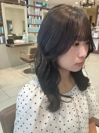 カラー 韓国風レイヤー& 透明感カラー🎧のヘアスタイル