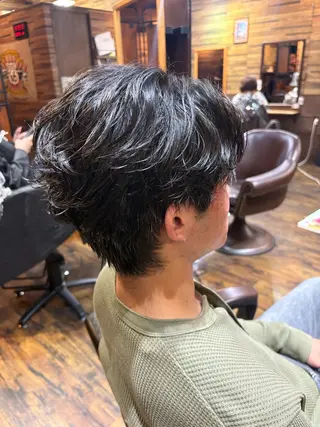 パーマ メンズ メンズ特化シャドウパ ーマラウンドマッシュのヘアスタイル