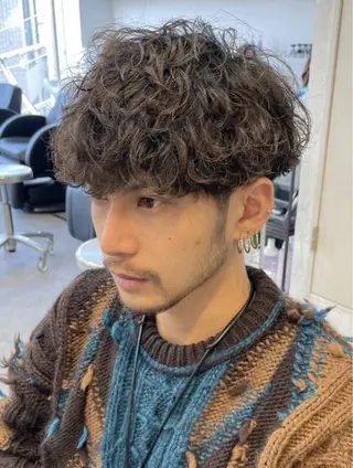 パーマ メンズ 中谷海里/フェザー パーマ/スパイキーのヘアスタイル