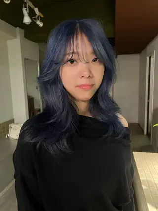 ロング カラー イワマ ナツミのヘアスタイル