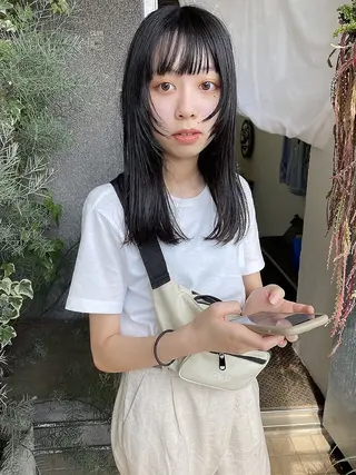 ロング Nene/ハイトーン インナーカラーのヘアスタイル