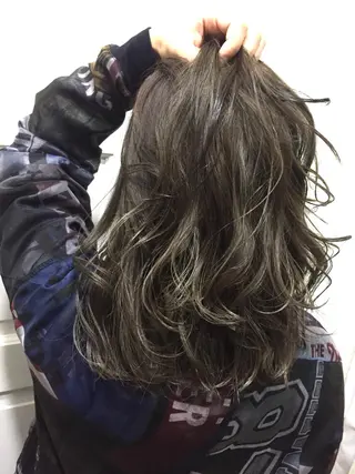 ミディアム セミロング カラー 若杉 諒のヘアスタイル