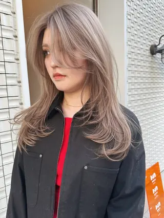 セミロング カラー MISA レイヤーカットのヘアスタイル