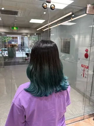 ミディアム 🩶ハイトーン🖤 URARAのヘアスタイル