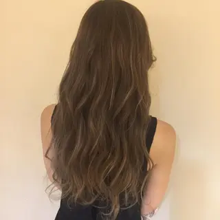 ロング カラー 加藤 綾華のヘアスタイル