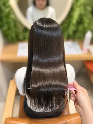 セミロング 髪質改善🫧艶カラー ✨縮毛矯正🎀しゅりのヘアスタイル