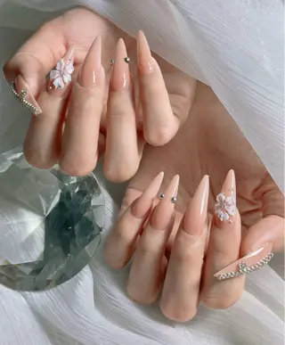 ネイル Luna Gladeのネイルデザイン