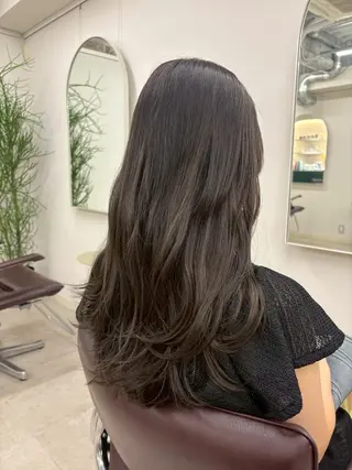 ロング カラー N゜jillva ナンバージルバのヘアスタイル