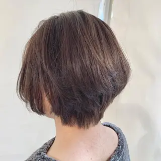 ショート カラー 加藤 綾華のヘアスタイル