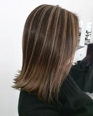 ミディアム 山田 絵里菜のヘアスタイル