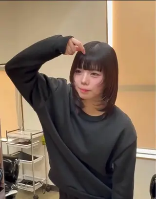 ミディアム 中島 万凜のヘアスタイル