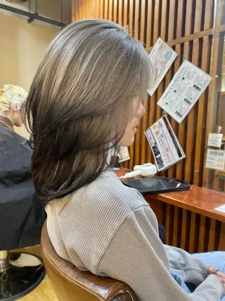 ミディアム カラー 女性目線でつくる ボブ縮毛矯正のヘアスタイル