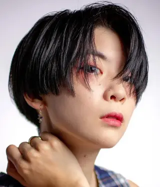 ショート カラー 松尾 泰伸のヘアスタイル
