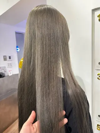 ロング ブリーチ透明感カラー 🍀mizuki🍀のヘアスタイル
