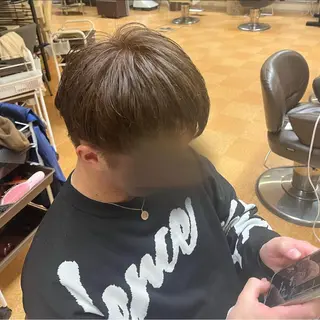 カラー メンズ 小泉 ゆあのヘアスタイル