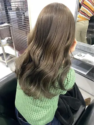 セミロング カラー 稲垣 優奈のヘアスタイル