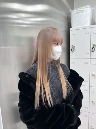 ロング カラー 抜け感レイヤー︴ ニュアンスカラーのヘアスタイル
