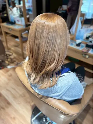 カラー 西村 雪菜のヘアスタイル