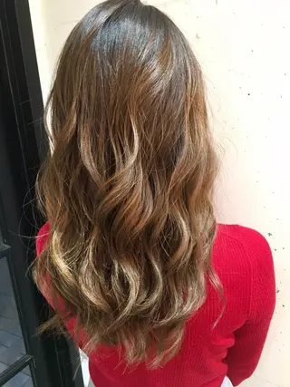 ロング カラー 長谷川 香織のヘアスタイル