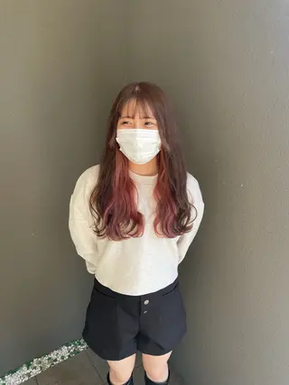 ロング カラー 山本 愛永のヘアスタイル
