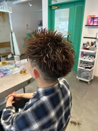 ショート 🍀毎日を幸せにse ruカットカラー🫧のヘアスタイル