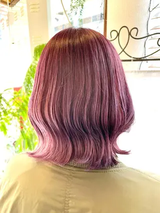 ミディアム カラー インナーカラー 推し ブリーチ 髪質改善のヘアスタイル