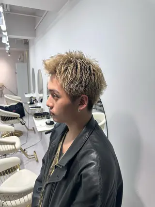 カラー メンズ ダメージレスブリーチ RIKU🎨のヘアスタイル