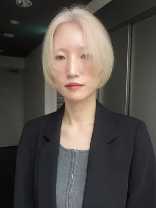 ショート カラー ムード造るハイトーン ケアブリーチ/ユウキのヘアスタイル