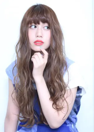 ロング カラー パーマ ヘアアレンジ 推し活専用 【派手髪】飯野ゆかりのヘアスタイル