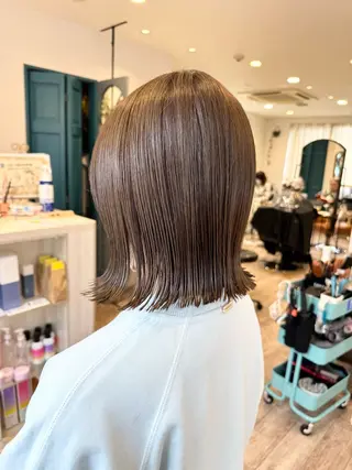 ミディアム カラー 赤間 飛鳥のヘアスタイル