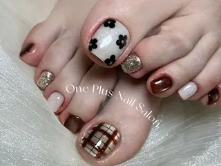 ネイル One Plus Nail Salonのネイルデザイン