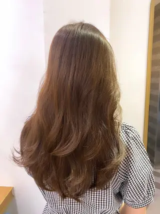 ミディアム カラー レイヤーカット /透明感カラー西田のヘアスタイル