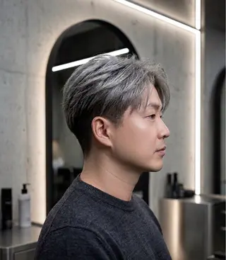 カラー メンズ 山本 健生のヘアスタイル