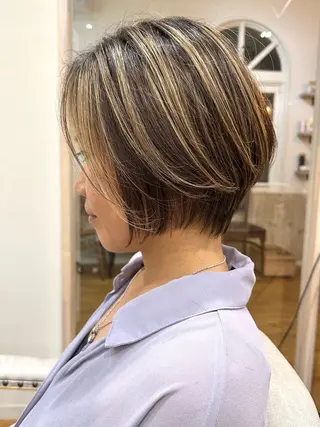 ショート カラー DAIKIベージュ 🍂レイヤーカットのヘアスタイル