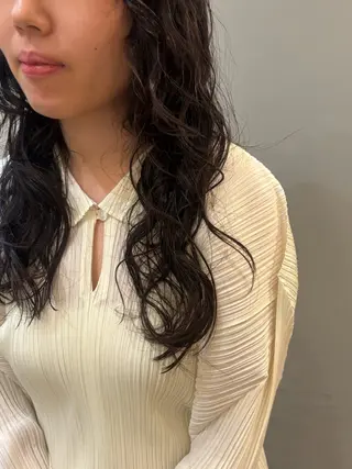 ロング パーマ 透明感カラー/ くるくるパーマミウのヘアスタイル