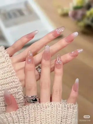ネイル ユリ 💕のネイルデザイン