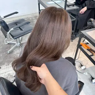 セミロング カラー ヘアアレンジ 💟ケア×ハイトーン 💟／ミオのヘアスタイル