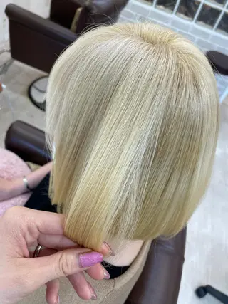 ショート Aujua ソムリエ 勝又舞夏のヘアスタイル