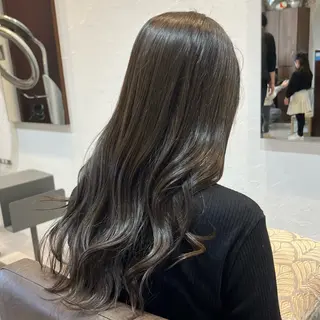 ロング Lily. シュンのヘアスタイル